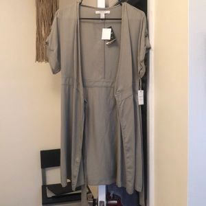 Green short sleeved dress